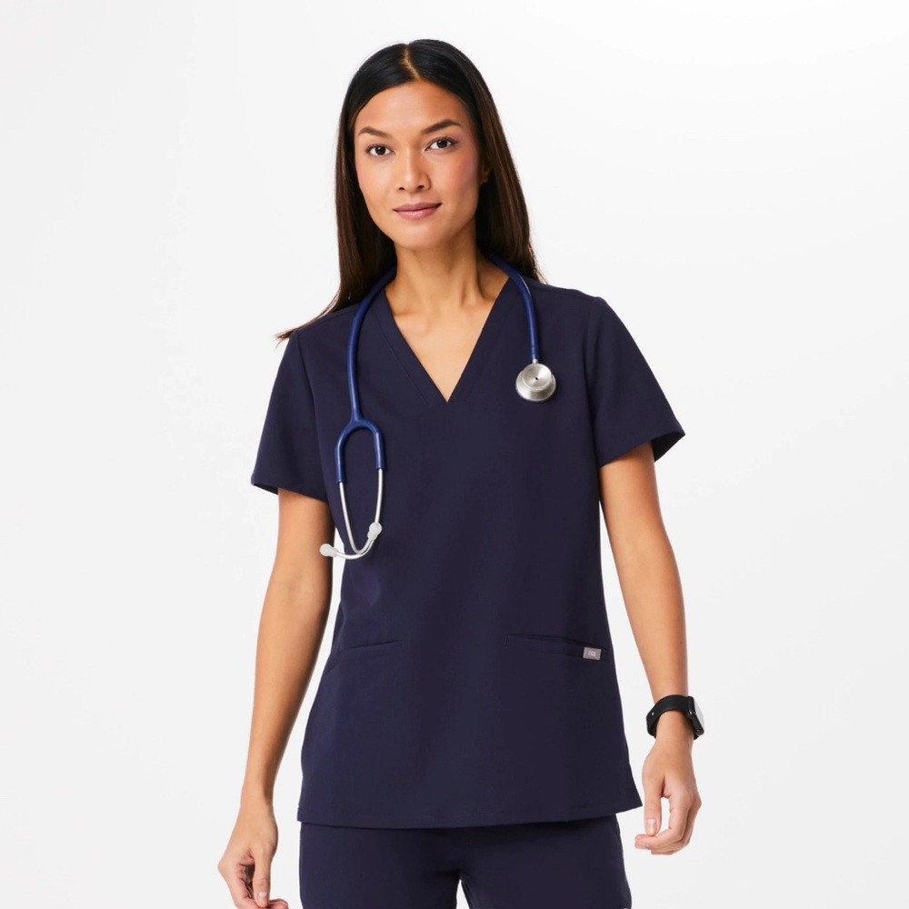NWT FIGS Casma Three-Pocket Scrub Top